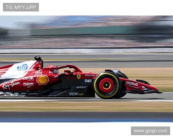 维斯塔潘进站后安全车出动